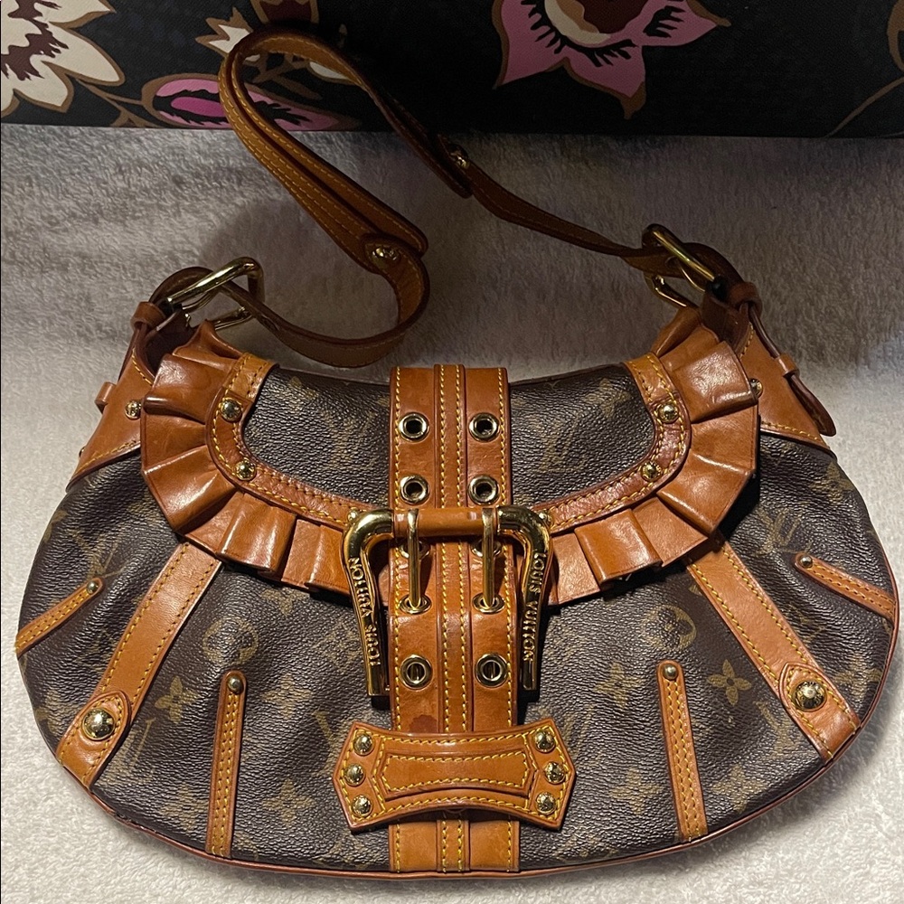 Louis Vuitton Shoulder Bag